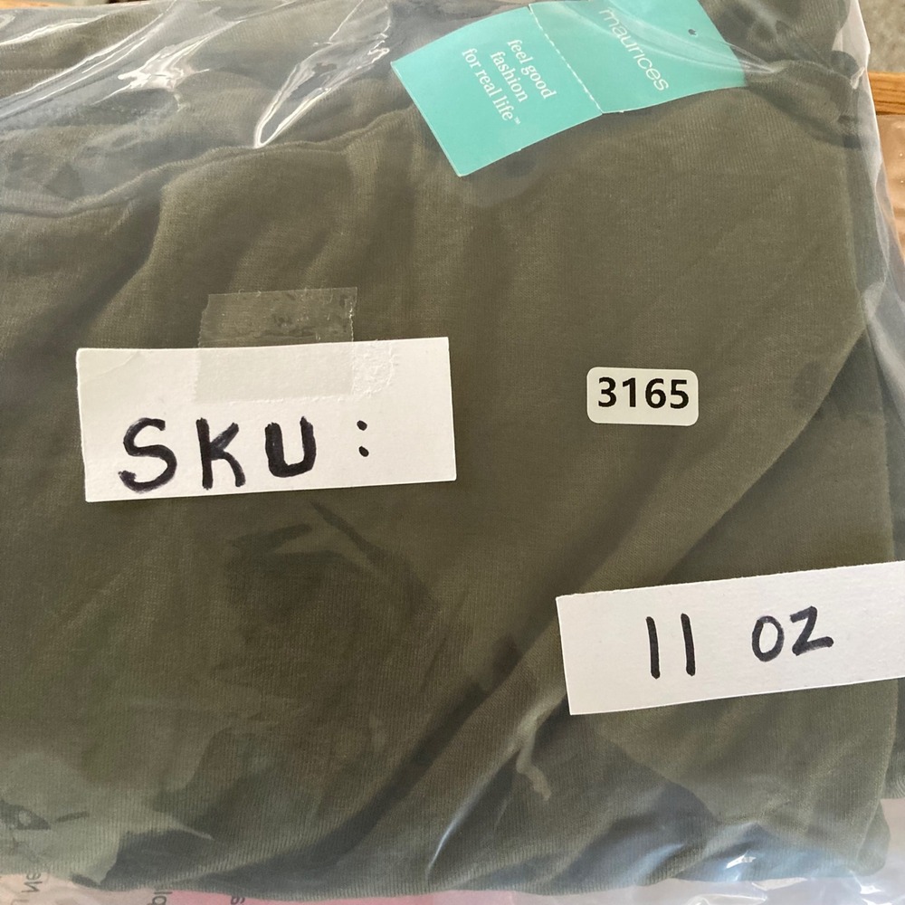 Maurices Women XXL Olive Green Mock Neck Sleeveless Ruched Side Top NWT - Picture 7 of 7